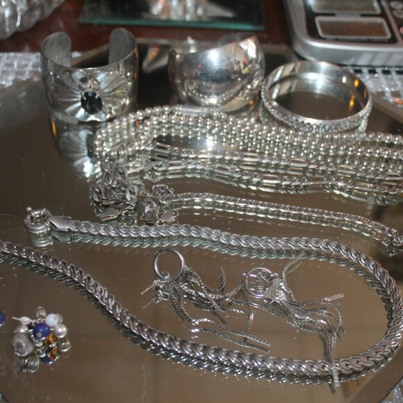 Vintage 271 Grams of 925 Sterling Silver Bracelets Necklaces Bangles More - Picture 1 of 10